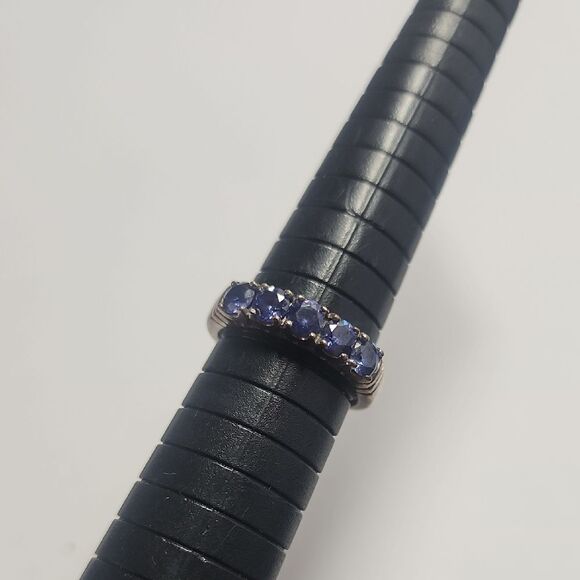 Sterling Silver Ring Size 8 - Picture 1 of 5